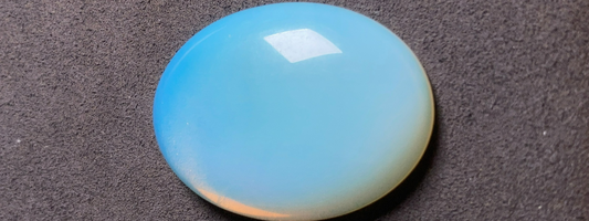 Glass Opalite (人造玻璃)