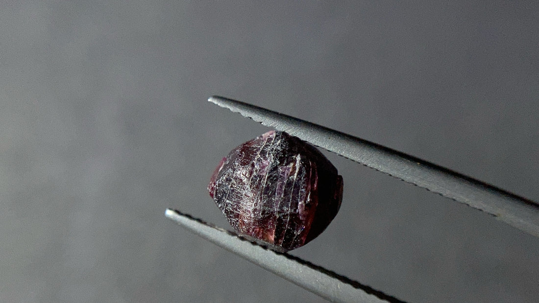 FGA Diploma Stone Set - Garnet Crystal