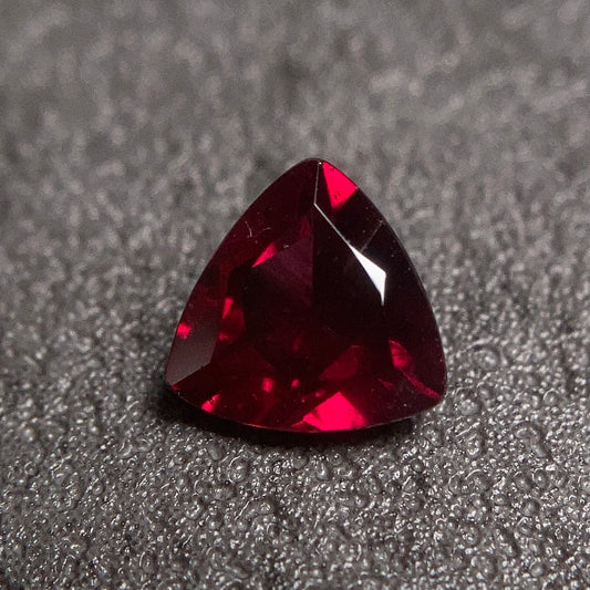 0.93 Carat Rhodolite 紫牙烏 (鎂鋁鐵鋁榴石)