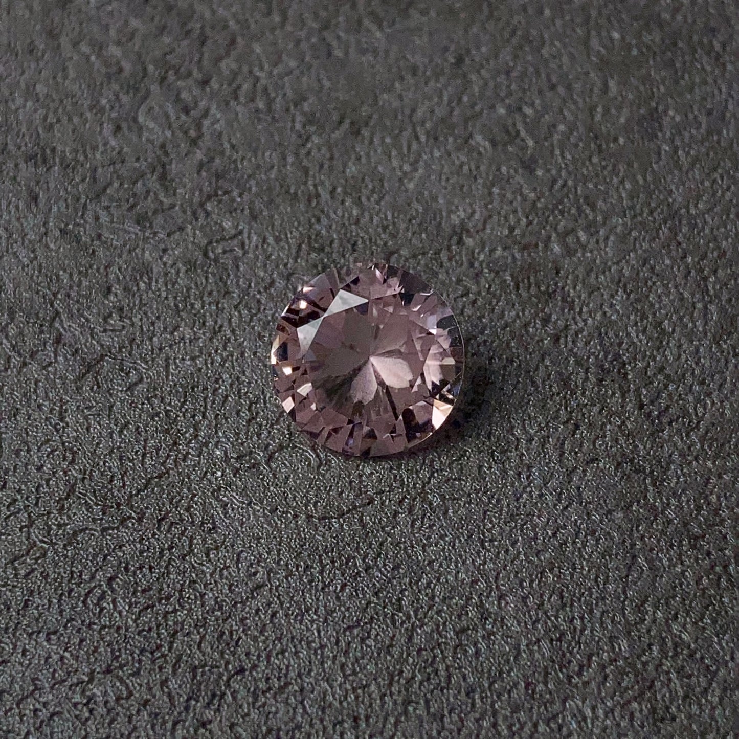 2.13 Carat 櫻花切割摩根石