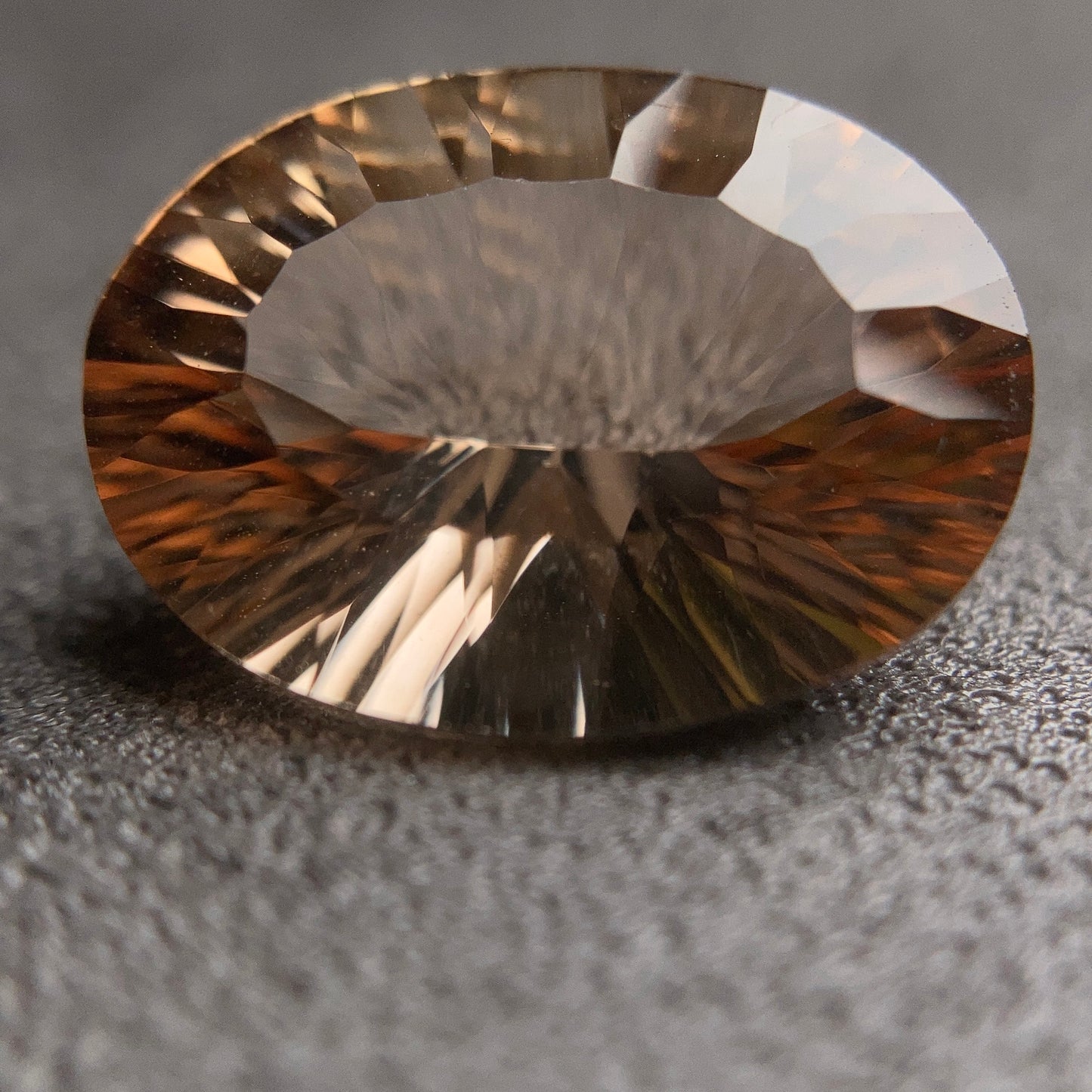 10.67 Carat Imperial Topaz 托帕石