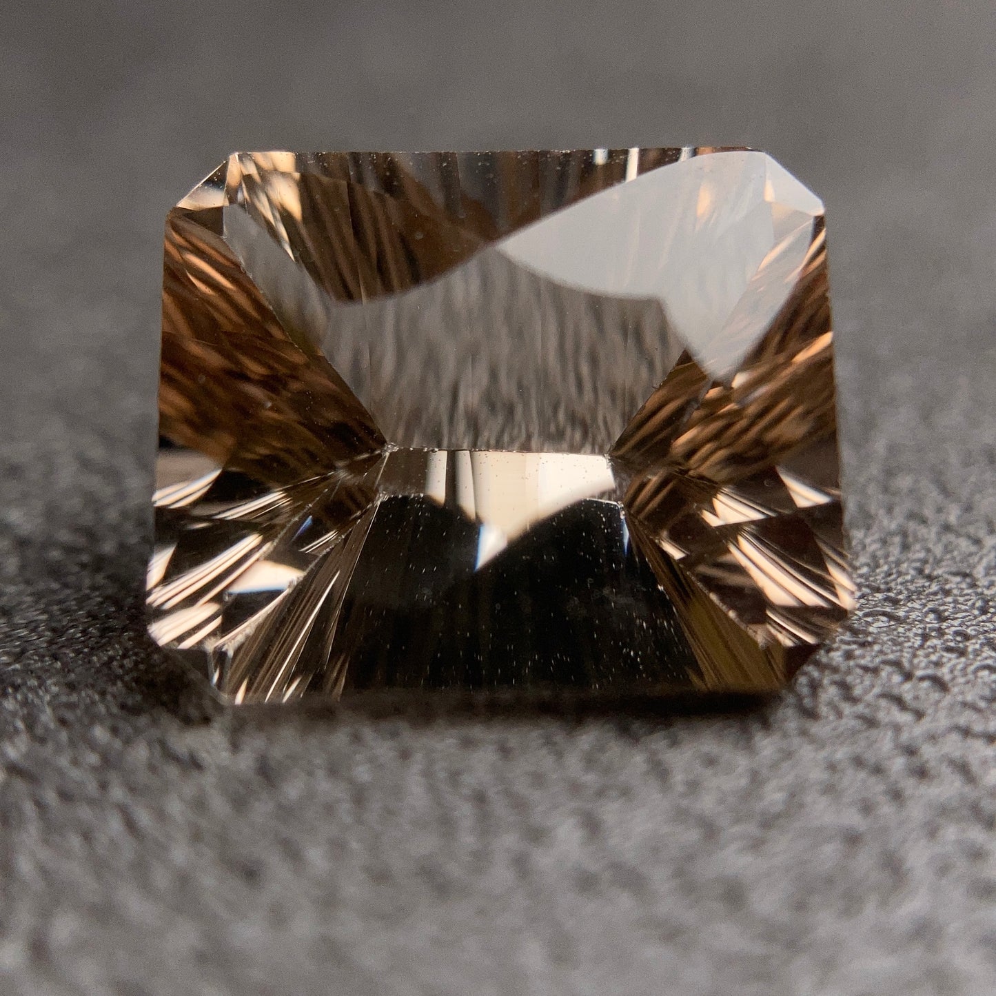 7.47 Carat Imperial Topaz 托帕石