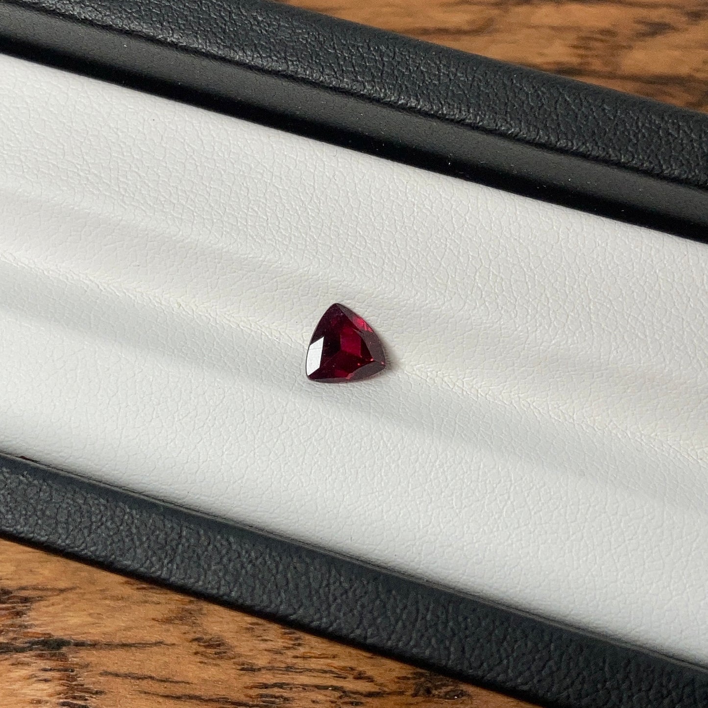 0.93 Carat Rhodolite 紫牙烏 (鎂鋁鐵鋁榴石)