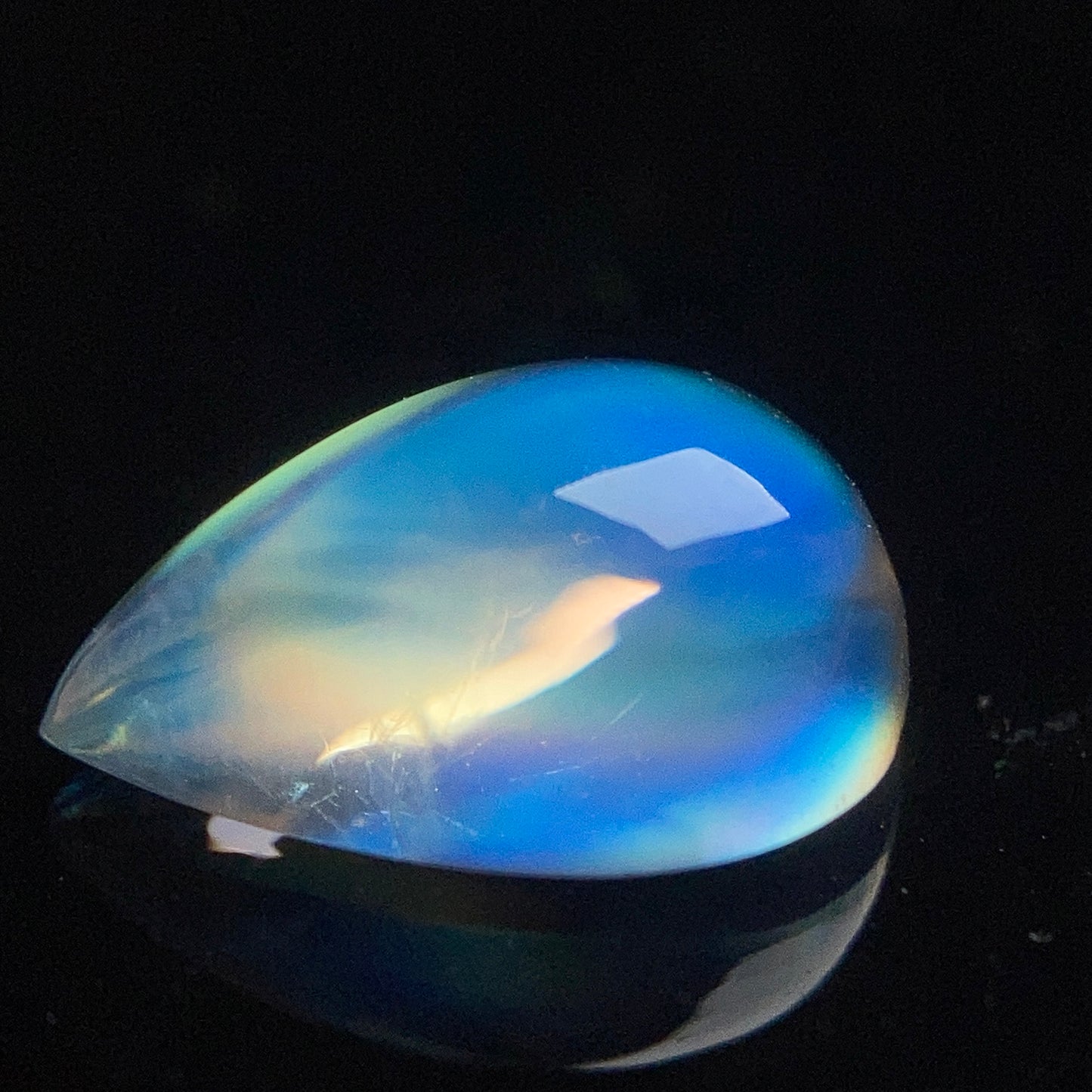 1.45 Carat Rainbow Moonstone 彩虹月亮石