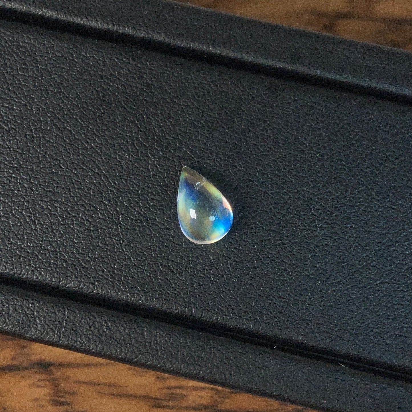 1.45 Carat Rainbow Moonstone 彩虹月亮石