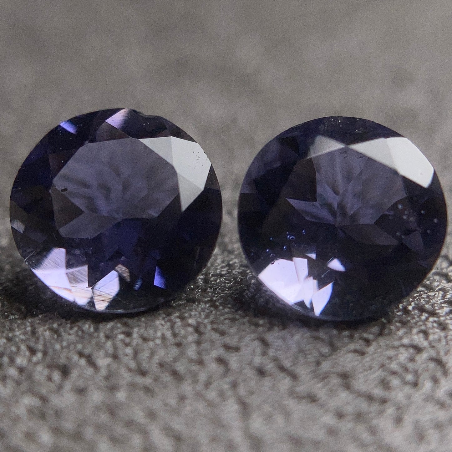 Iolite 堇青石 一組2粒 共1.42 Carat