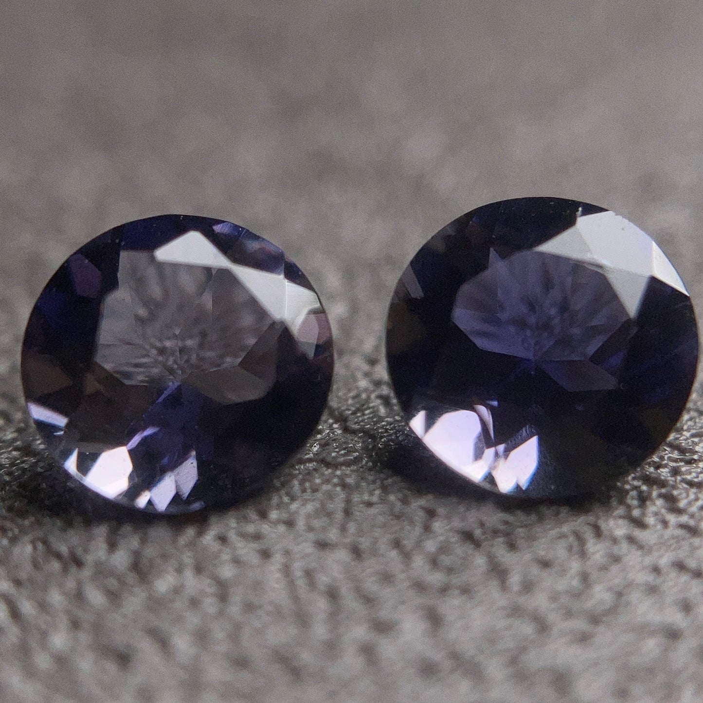 Iolite 堇青石 一組2粒 共1.44 Carat