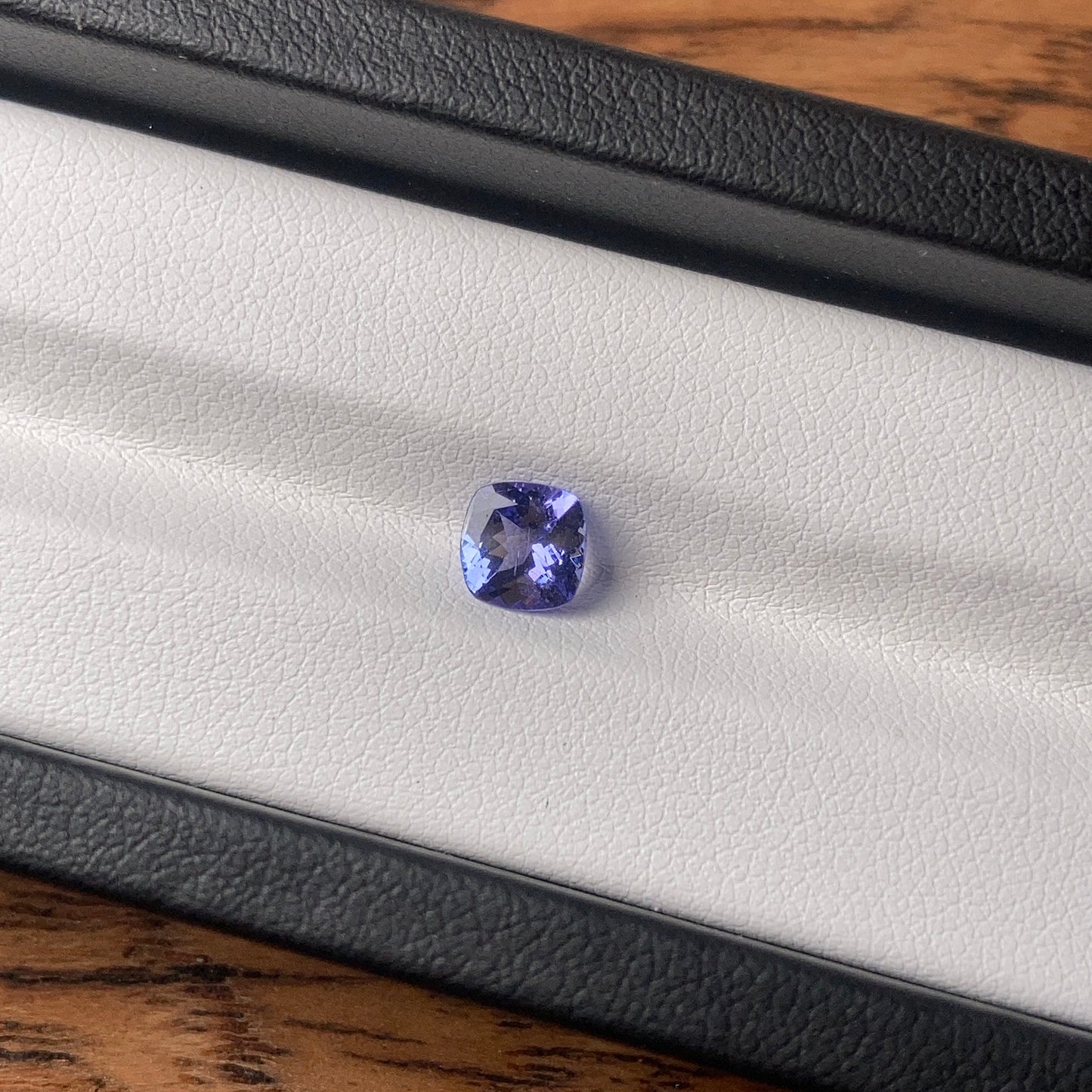 0.92 Carat Tanzanite 坦桑石